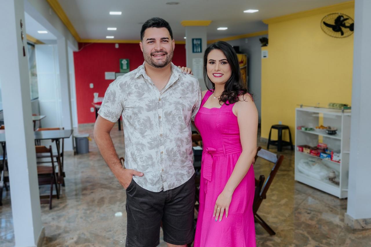 Casal empreendedor abre restaurante em Vargem Alta