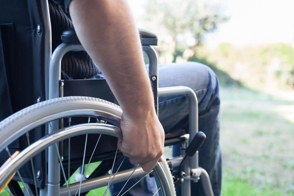 Iconha: Rotary pede ajuda para aquisição de cadeiras de rodas