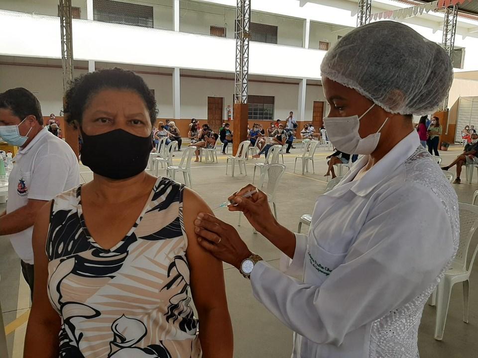 Estado inicia distribuição de doses de vacina bivalente para enfrentamento à Covid-19