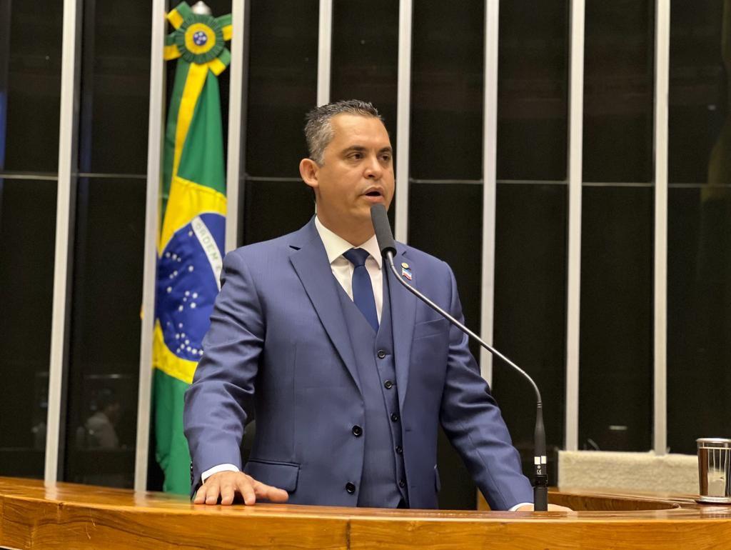 Ministro do Trabalho e Emprego vai a Vitória segunda (10) para assinatura de acordo de formalização do trabalho temporário na produção do café