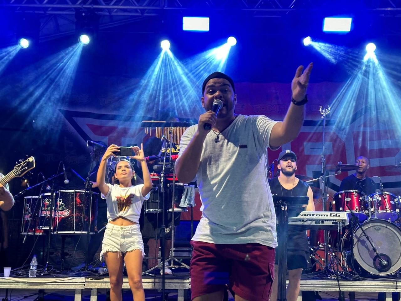 Show da banda Tomae agita Iriri