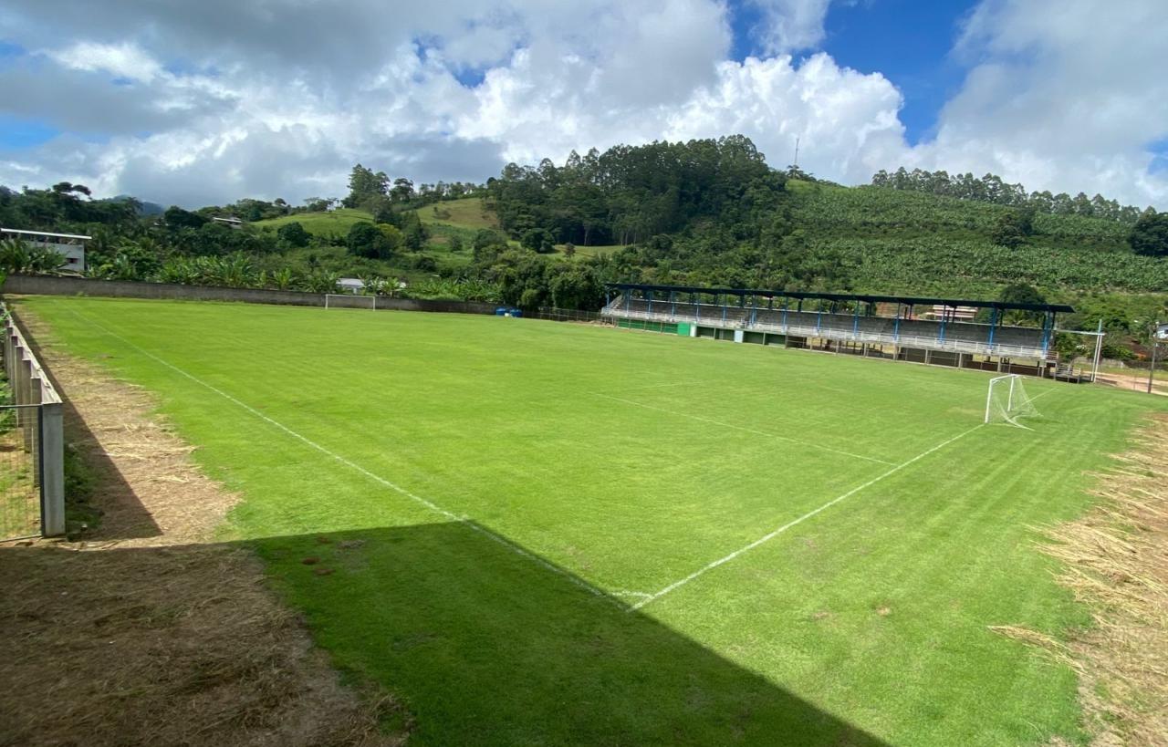 Futebol e solidariedade em campo na  Final da Copa de Jaciguá