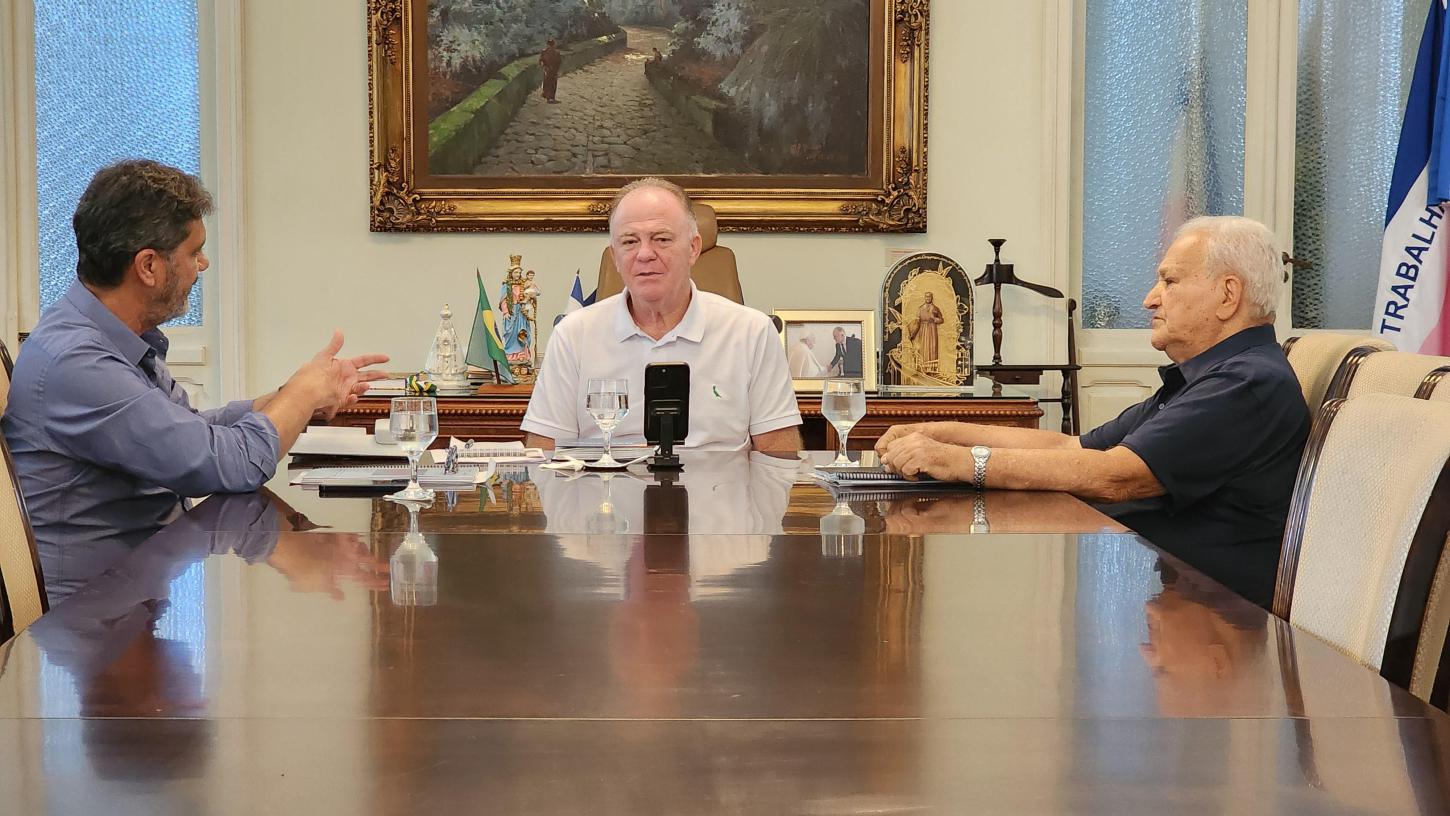 Ferraço é primeiro prefeito recebido por Casagrande após posse