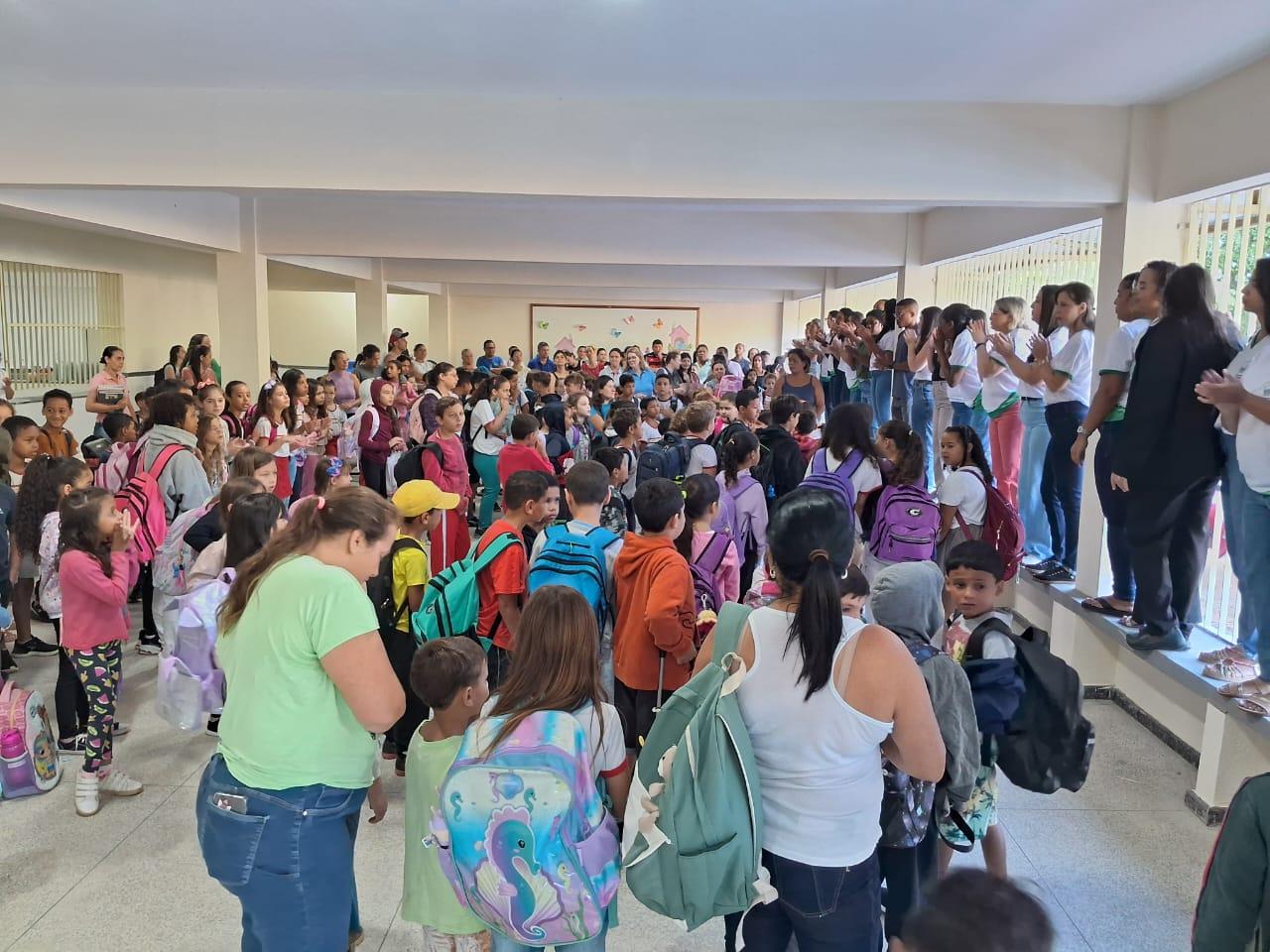 EMEBTI José Helvécio Altoé recebe alunos após reforma do prédio escolar