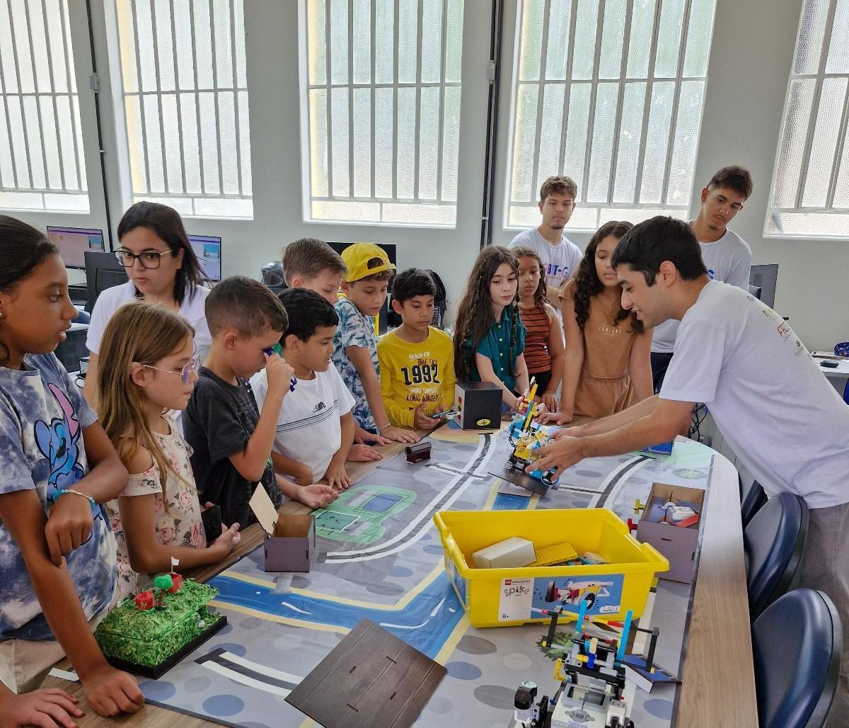 Inovação na Educação: Primeira Oficina de Robótica Engaja Alunos no Giuseppe Altoé