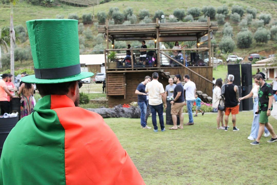 Saint Patrick's Day agita Vargem Alta com música, cerveja artesanal e diversão