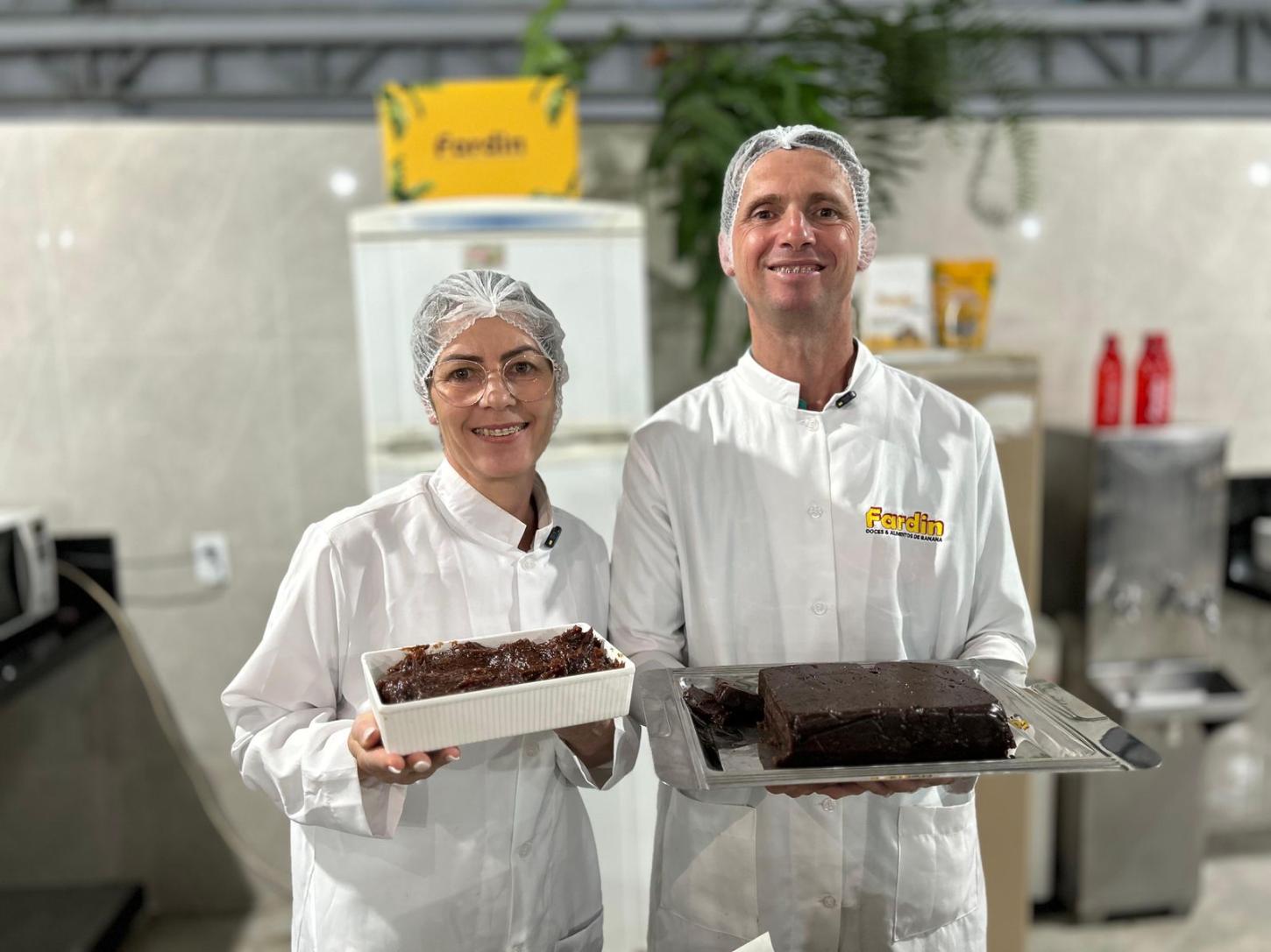 Casal de Vargem Alta ensina receita de doce de banana que virou referência nacional