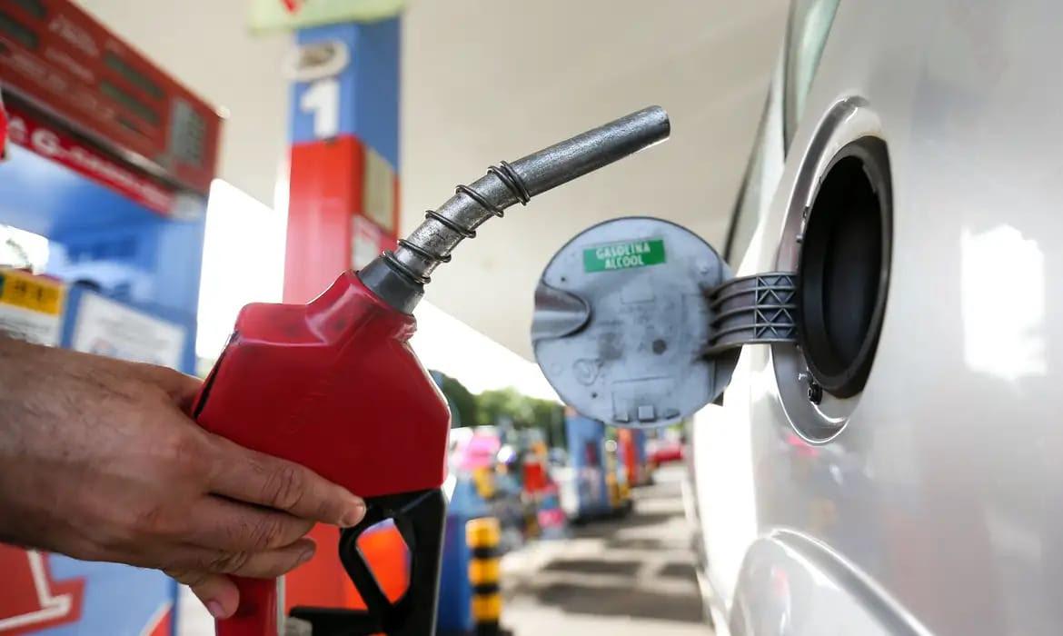 Governo do ES quer reduzir imposto de combustíveis renováveis, mas etanol fica de fora