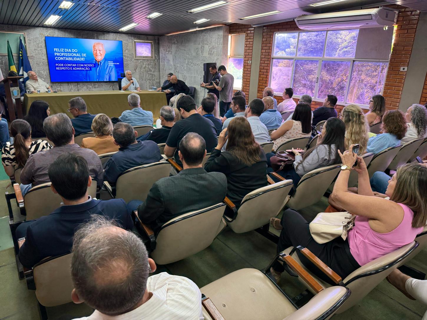 Prefeito Ferraço homenageia profissionais da contabilidade com café da manhã em Cachoeiro