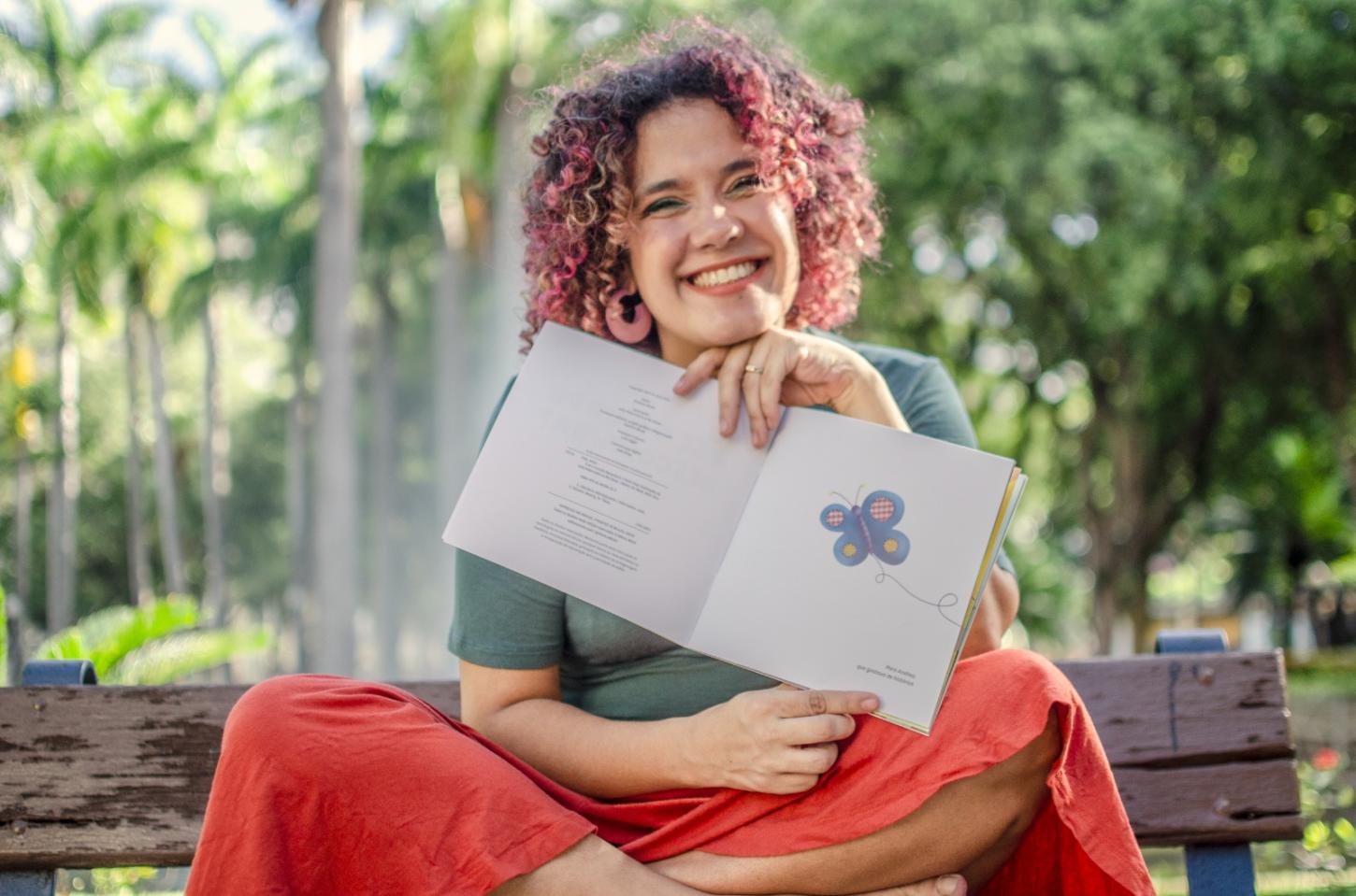 Autora capixaba lança livro infantil em parceria inédita além-mar