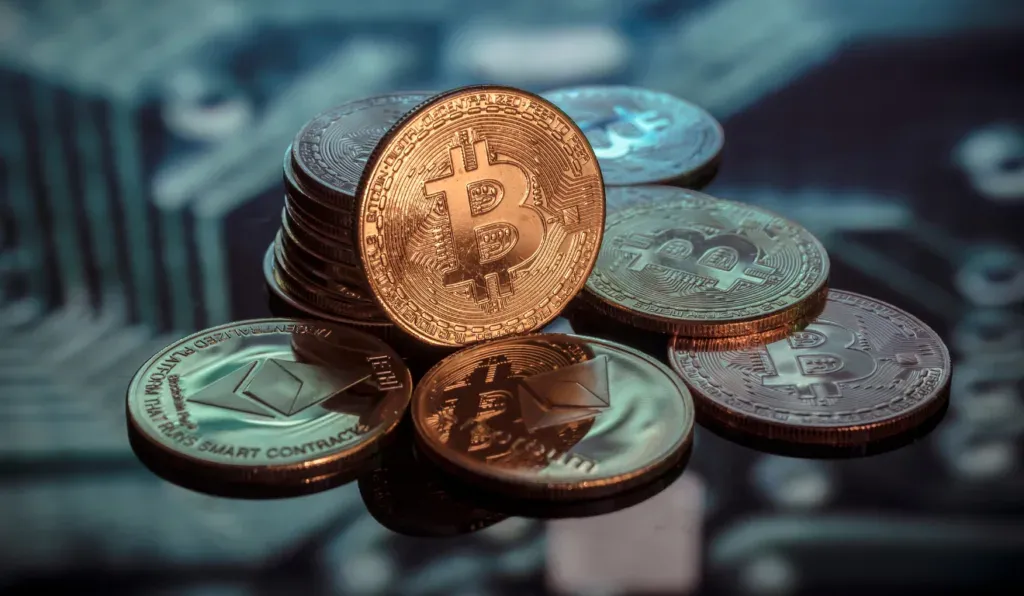 Bitcoin rompe barreira dos US$ 111 mil e redefine seu papel no sistema financeiro global