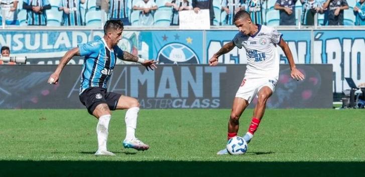 Ceni explode após pênalti mantido pelo VAR: “Não é mais erro, é outra coisa”