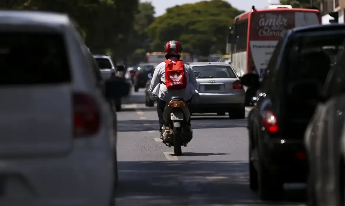 Mortes por acidentes com motos disparam 12,5% no Brasil — e expõem alerta nacional ignorado