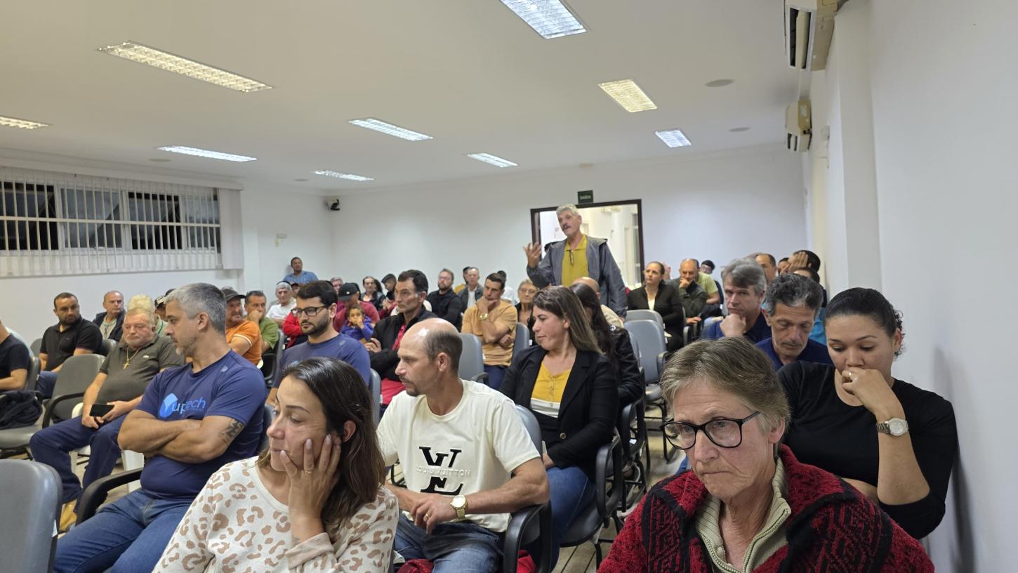 População cobra soluções da EDP em audiência pública promovida pelo MPES em Vargem Alta