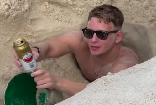 Turista cava buraco em Copacabana e fica preso por 3 horas