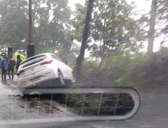 Ultrapassagem irregular provoca acidente em Vargem Alta