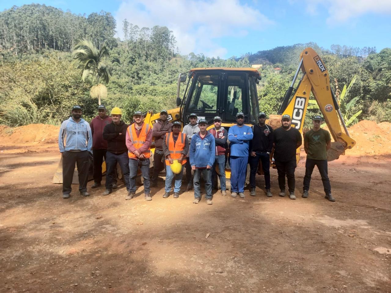 Curso de operador de retroescavadeira capacita novos profissionais em Vargem Alta