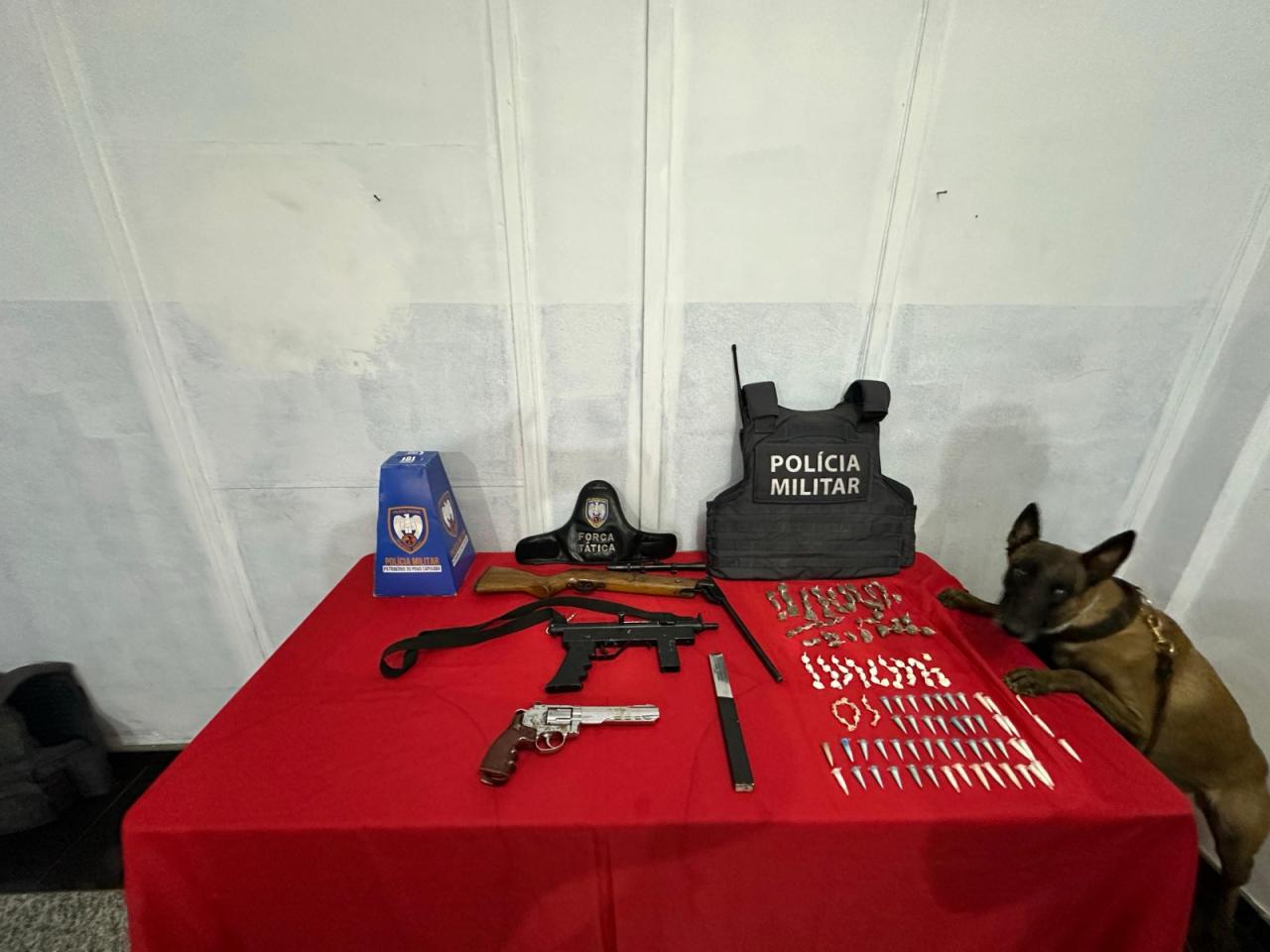 Drogas, armas e fuga frustrada: PM faz série de apreensões em Cachoeiro