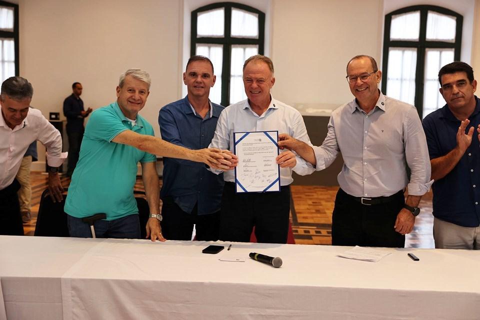 Governo do Estado assina 378 Contratos de Concessão de Direito Real de Uso dos Lotes de 22 assentamentos estaduais