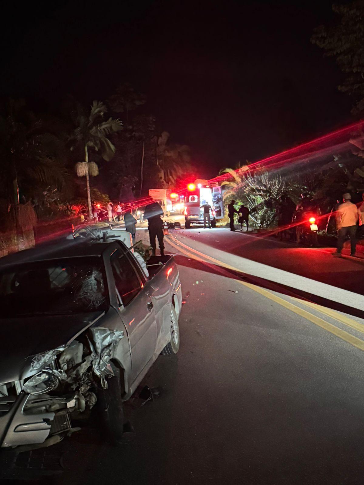 Grave acidente entre carro e moto em Vargem Alta