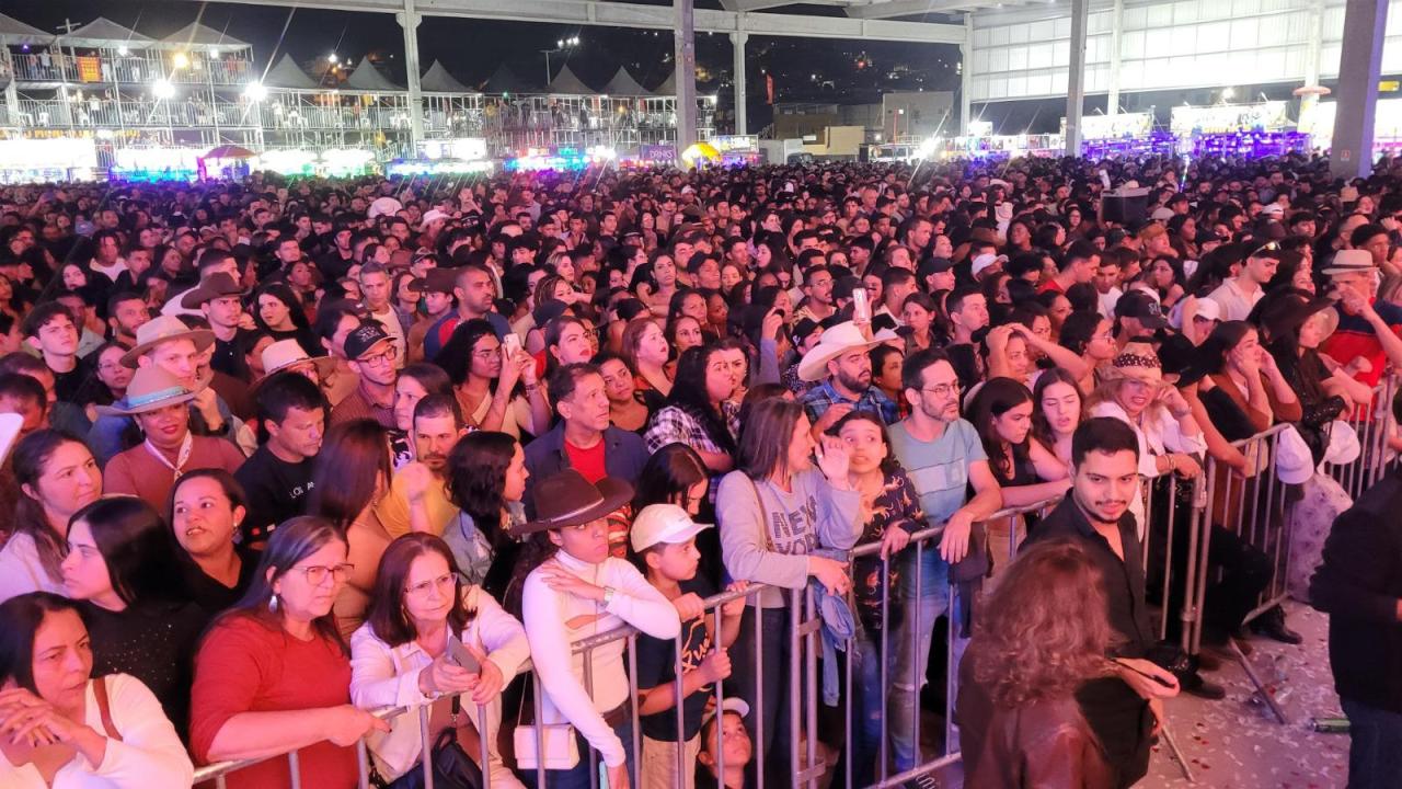 Multidão, emoção e zero confusão: a Festa de Cachoeiro deu show!