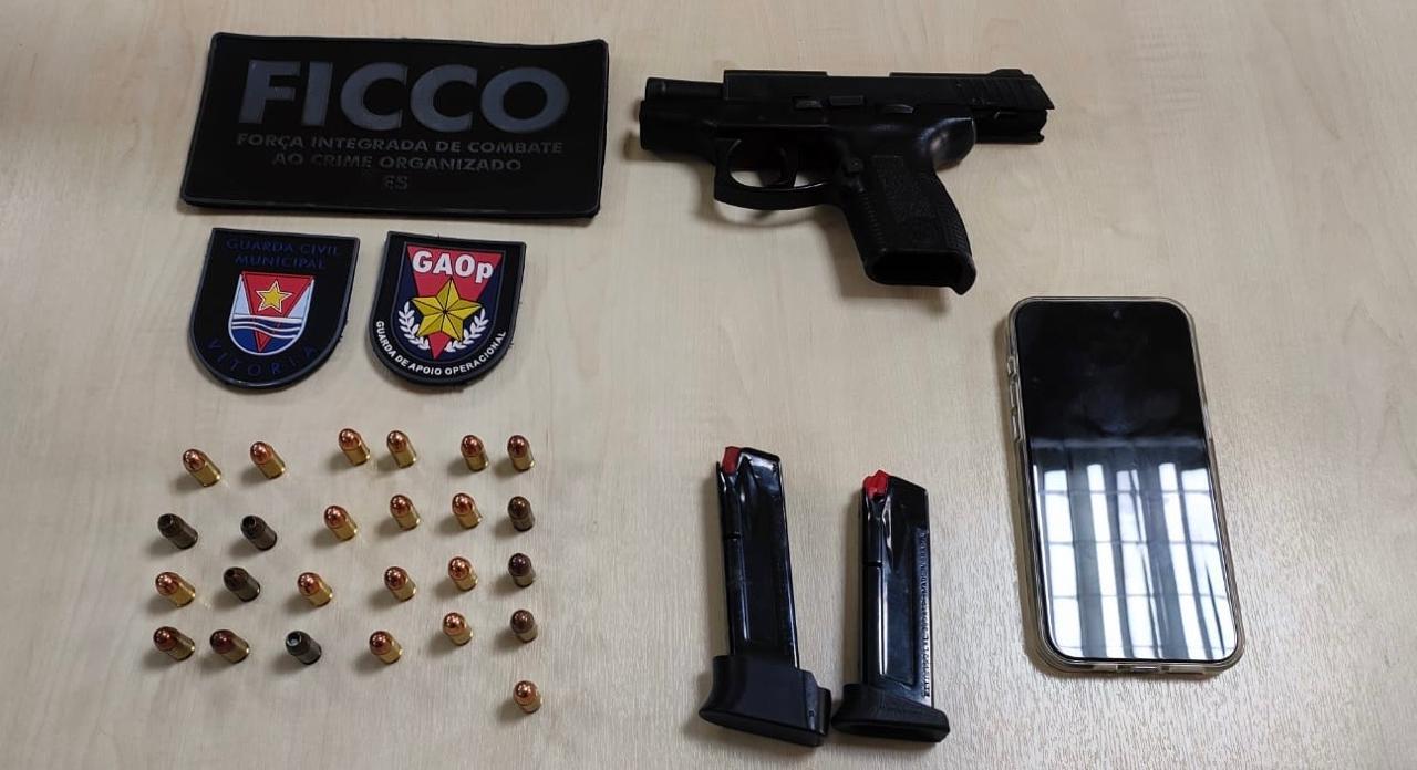 Carro de R$ 360 mil e arma ilegal: operação prende suspeito em Vila Velha