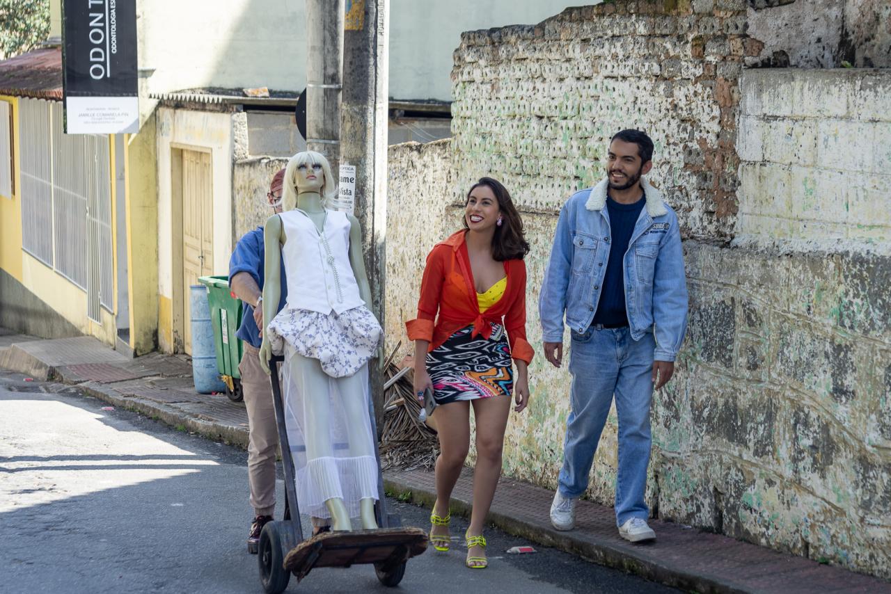 E se mulheres virassem manequins? Filme de Vargem Alta aposta em distopia provocadora