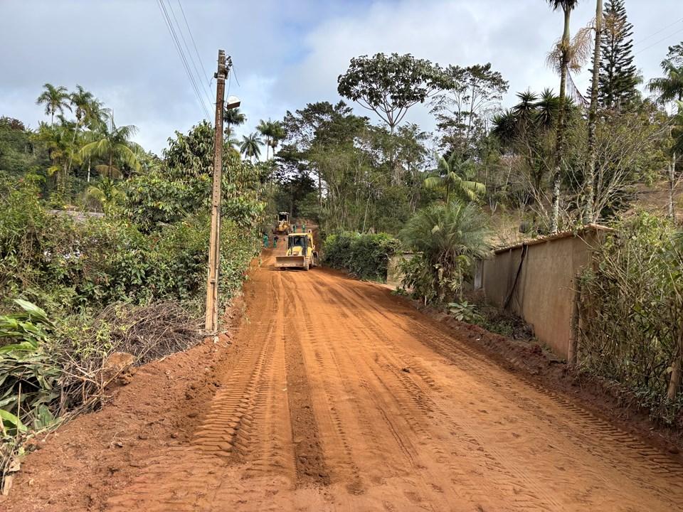 Pavimentação do Circuito Caravaggio avança em Santa Teresa com investimento de R$ 14,9 milhões