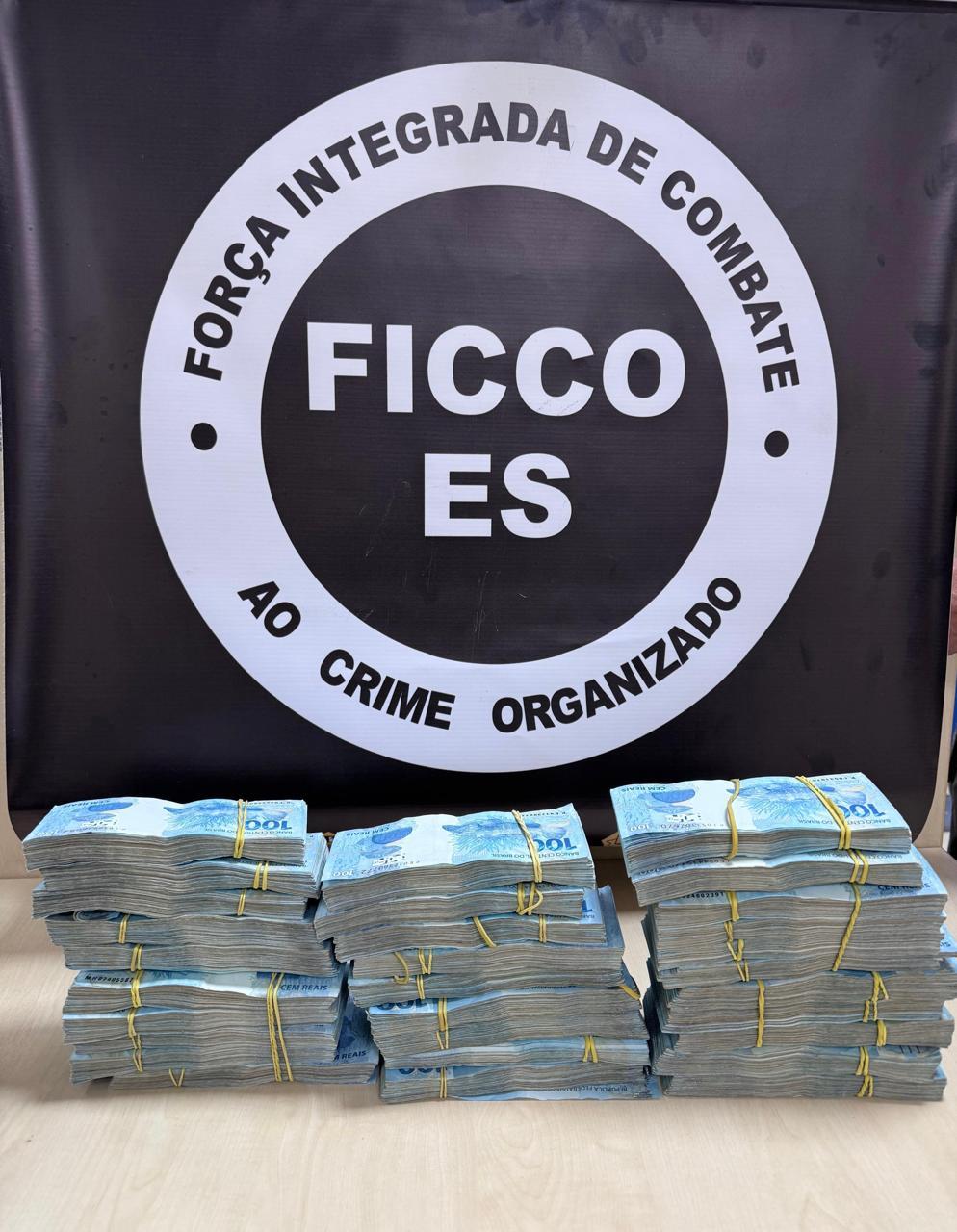 R$ 300 mil na mochila: homem  é preso em Vila Velha por suspeita de lavagem de dinheiro