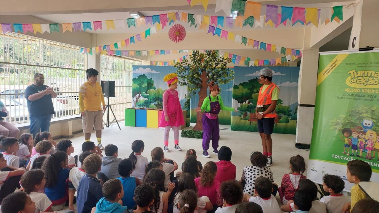 Teatro leva lição de cuidado ambiental para alunos em Vargem Alta