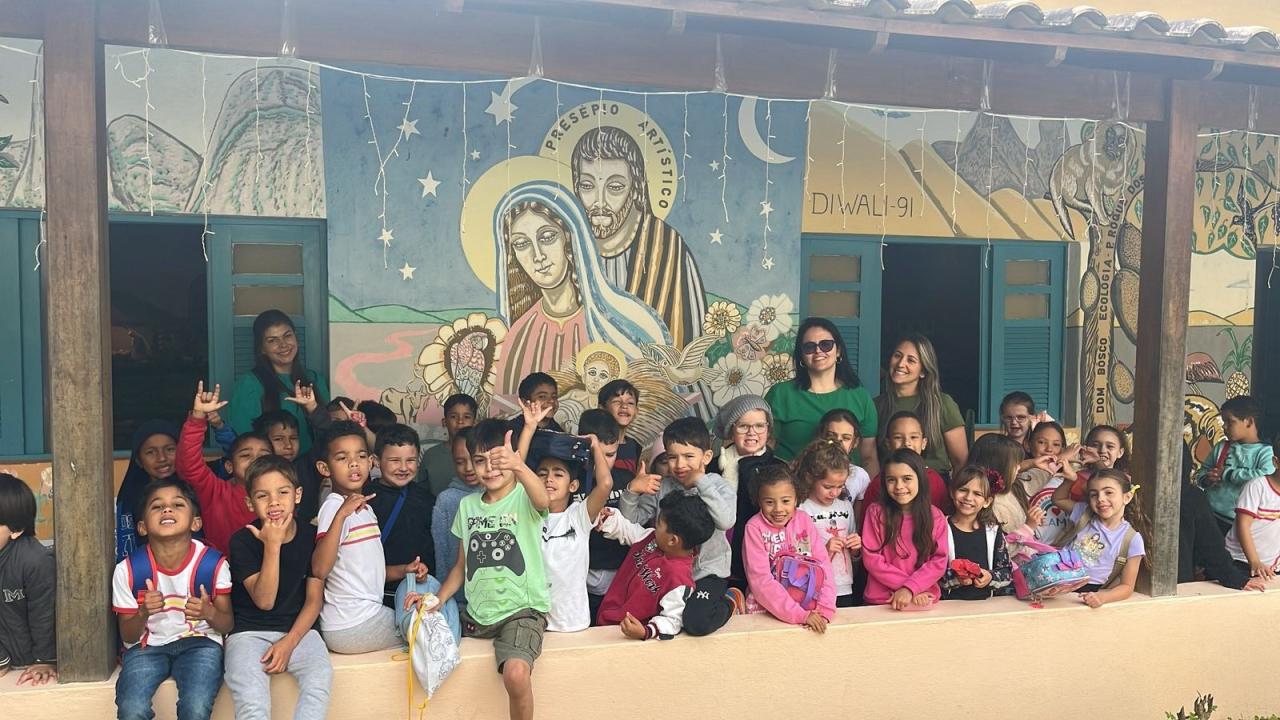 A escola foi pra rua: projeto leva alunos a vivência histórica em Jaciguá