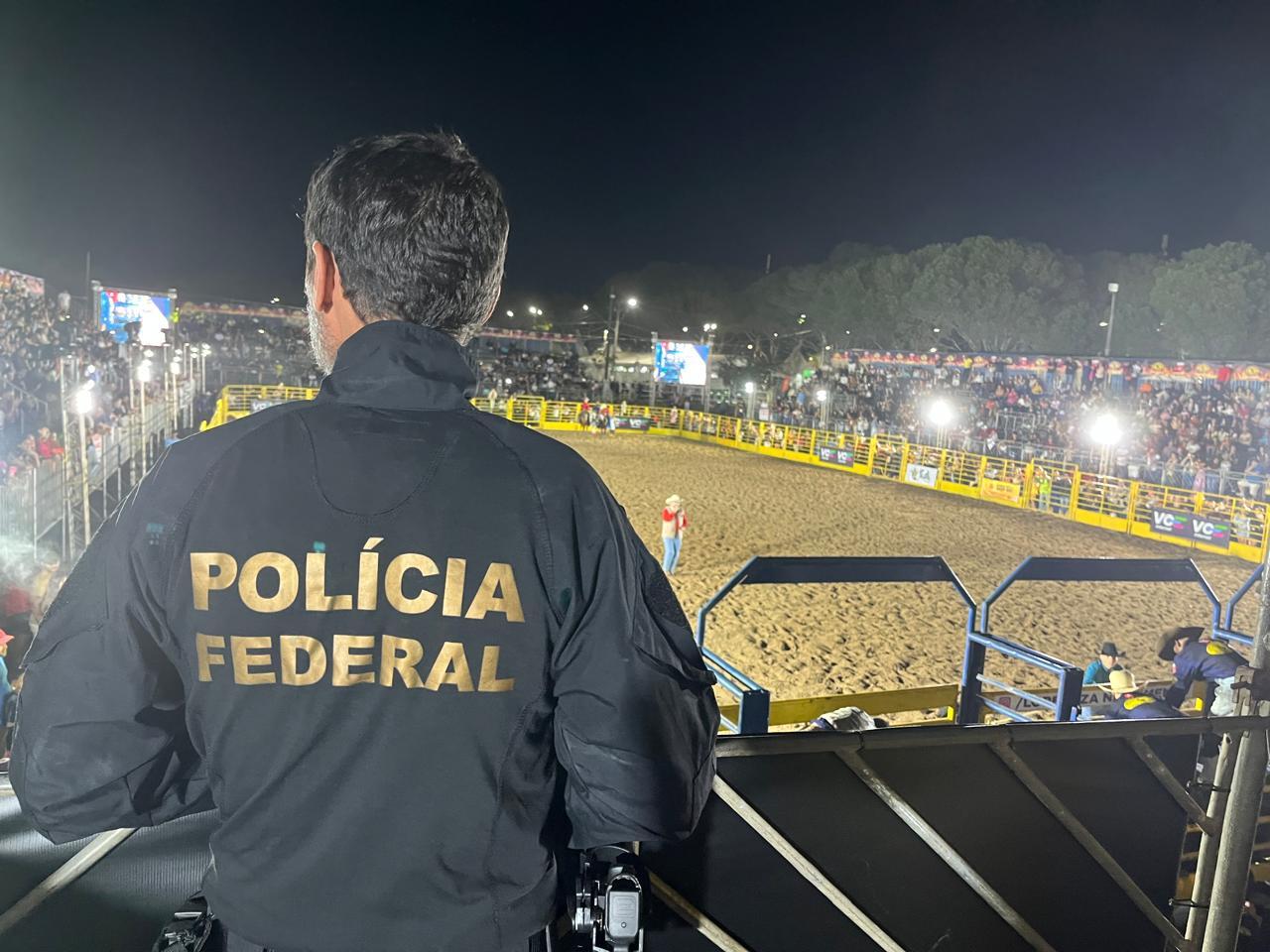 Aracruz: PF interrompe serviço ilegal de segurança em camarote de evento