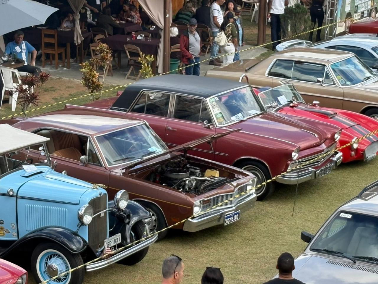 Cachu Classics leva multidão a Vargem Alta e vira vitrine nacional do antigomobilismo