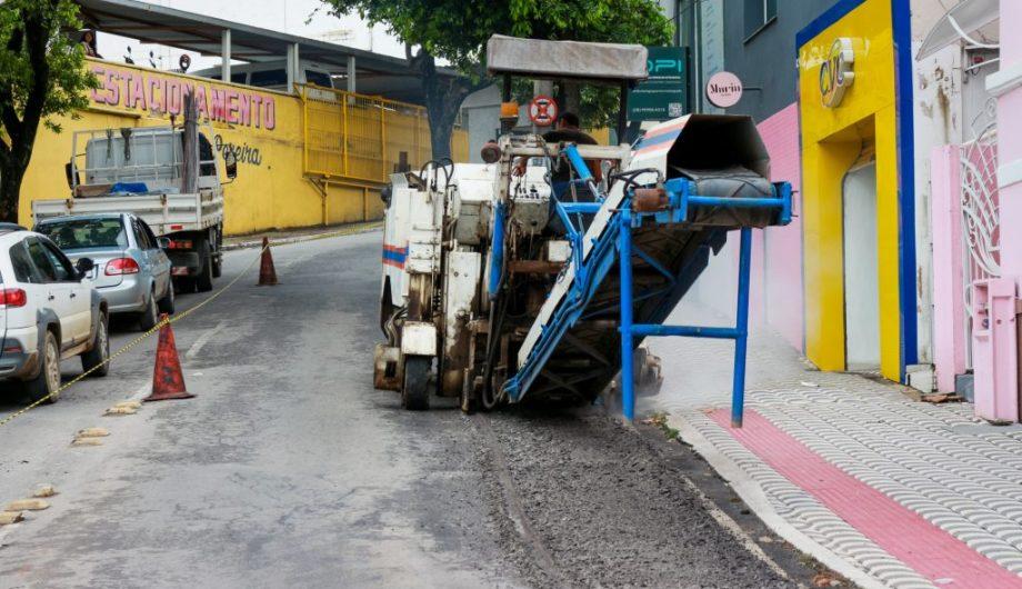 Confira a relação de ruas que serão asfaltadas e recapeadas em Cachoeiro