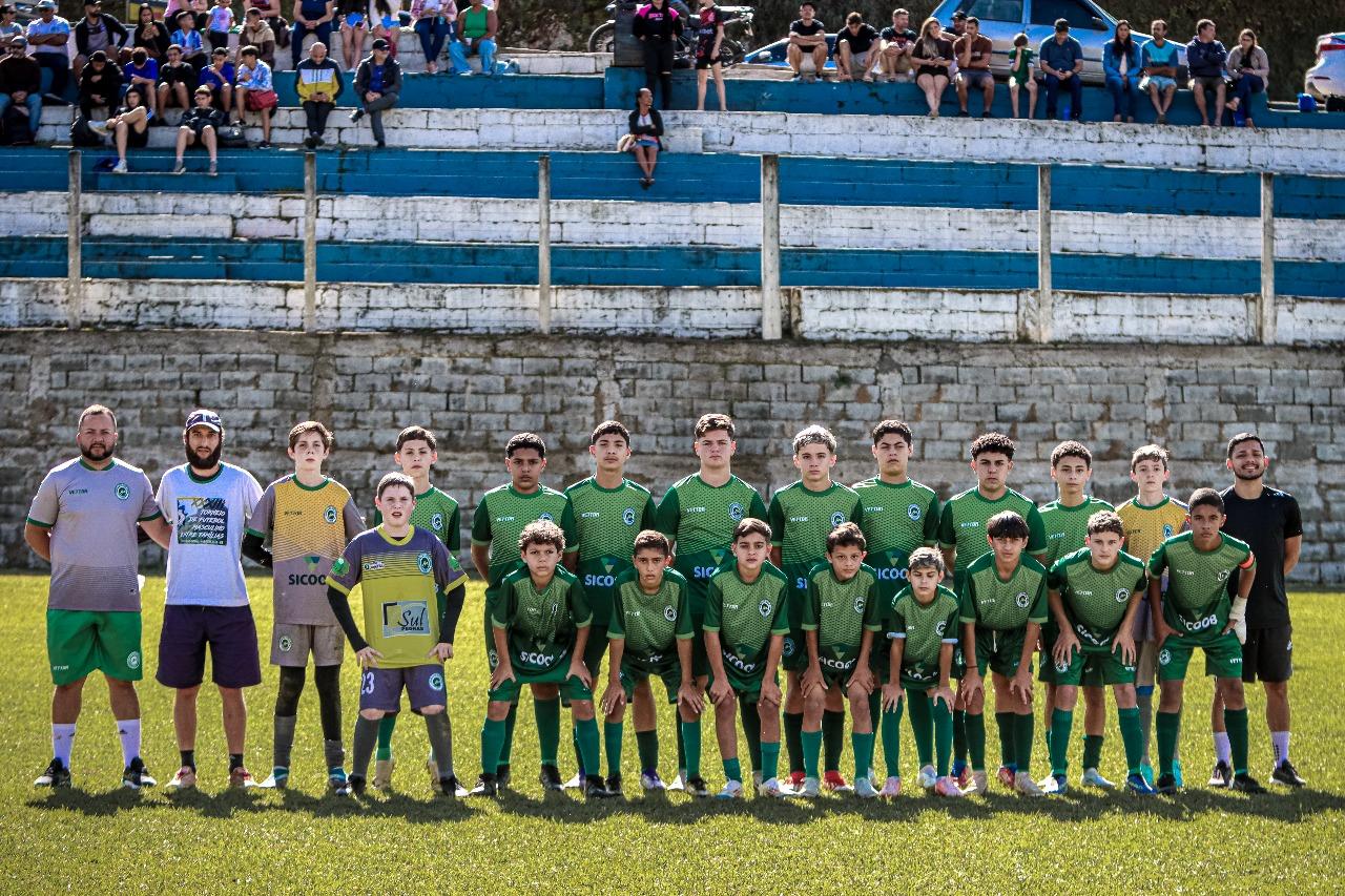 Craques do Amanhã dão show e levantam a taça da Copa Renascer Sub-13!