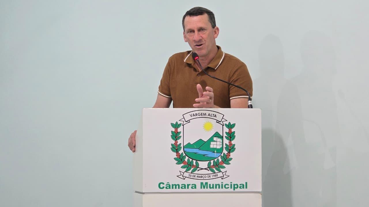 Rivelino propõe aquisição de caminhão para limpeza de fossas sépticas