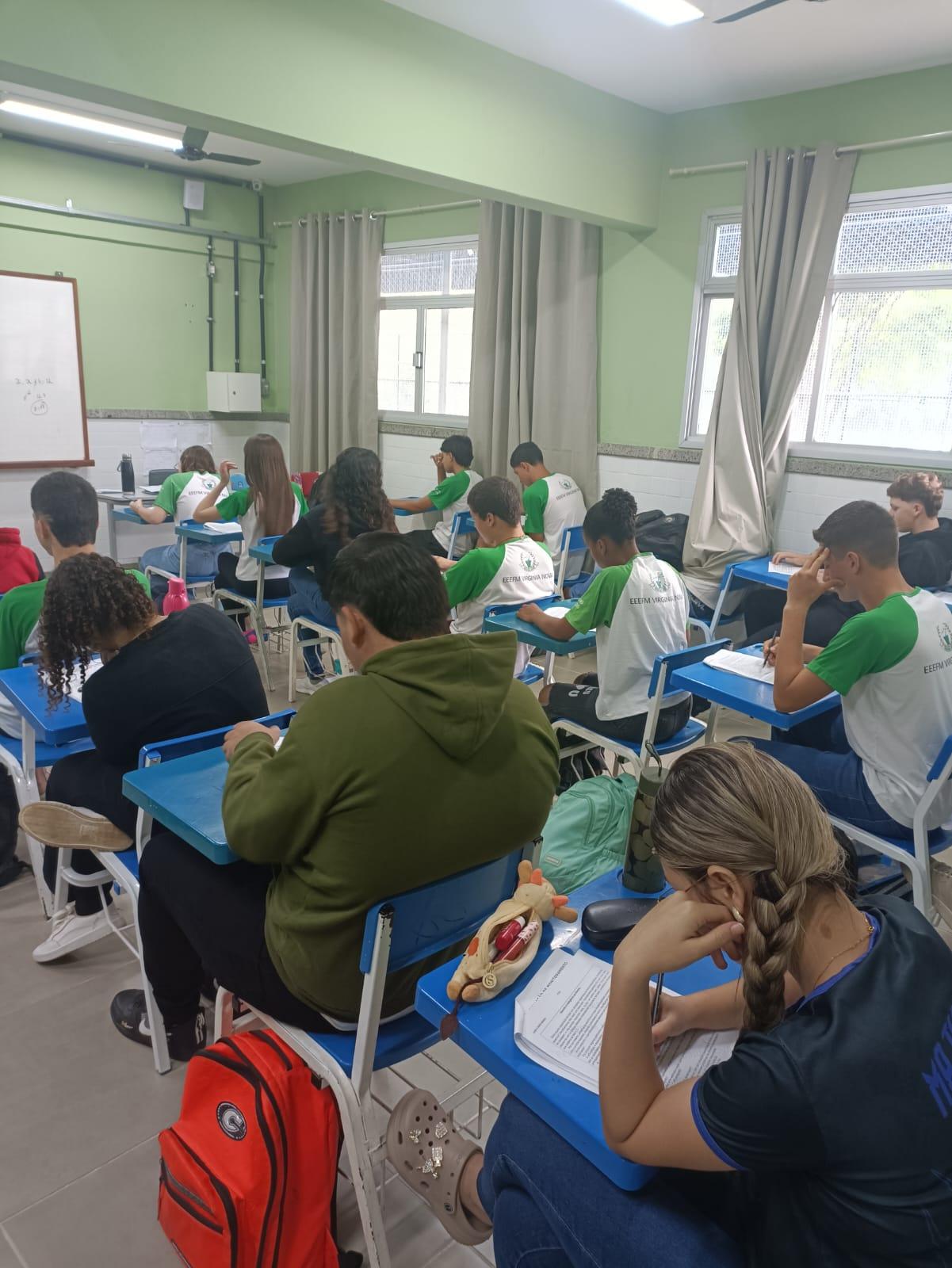 Alunos da EEEFM Virgínia Nova participam da Avaliação AMA com foco e dedicação