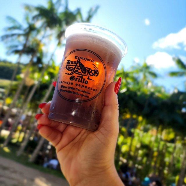 Batom & Beer mistura cerveja artesanal, rock e protagonismo feminino em Vargem Alta