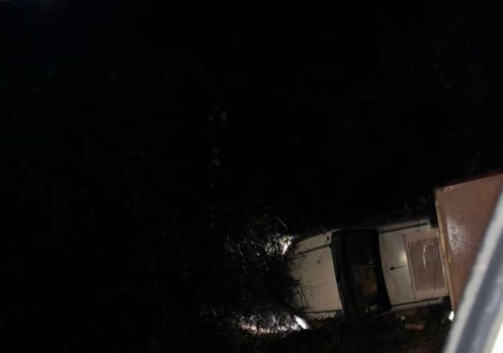 Caminhão tomba em Vargem Alta após desvio por acidente com morte na ES 164