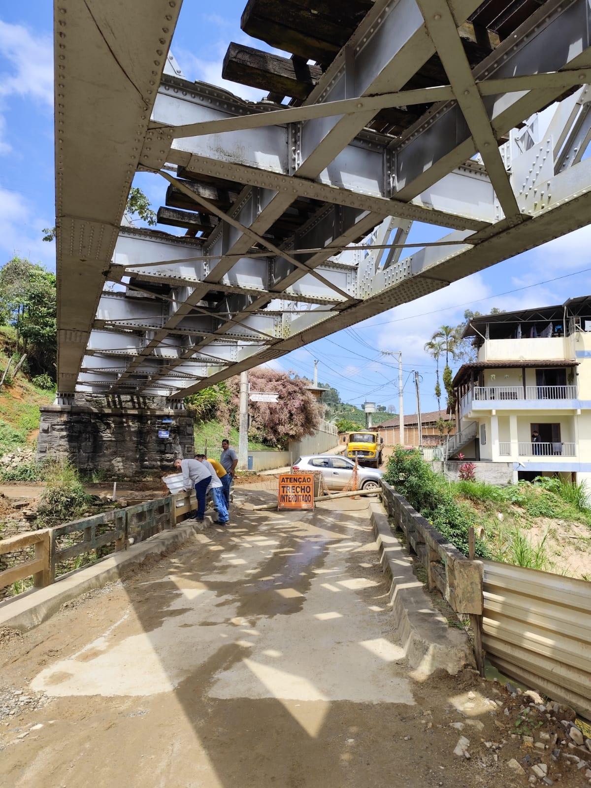 Casagrande e Freitas dão início à obra da nova ponte em Jaciguá