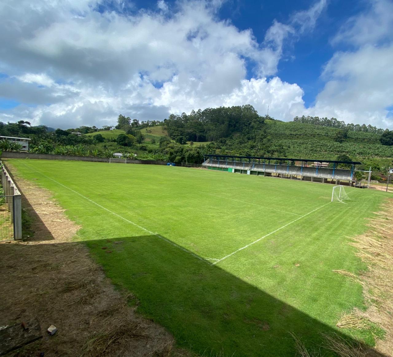 Casagrande garante R$ 544 mil para iluminação do Estádio de Jaciguá