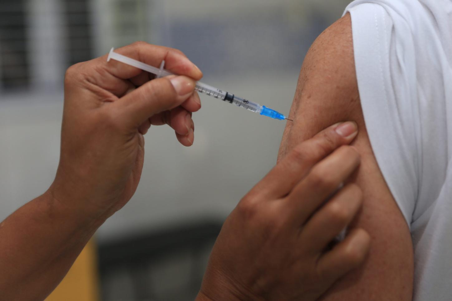 Dia D da Multivacinação mobiliza municípios capixabas neste sábado (18)