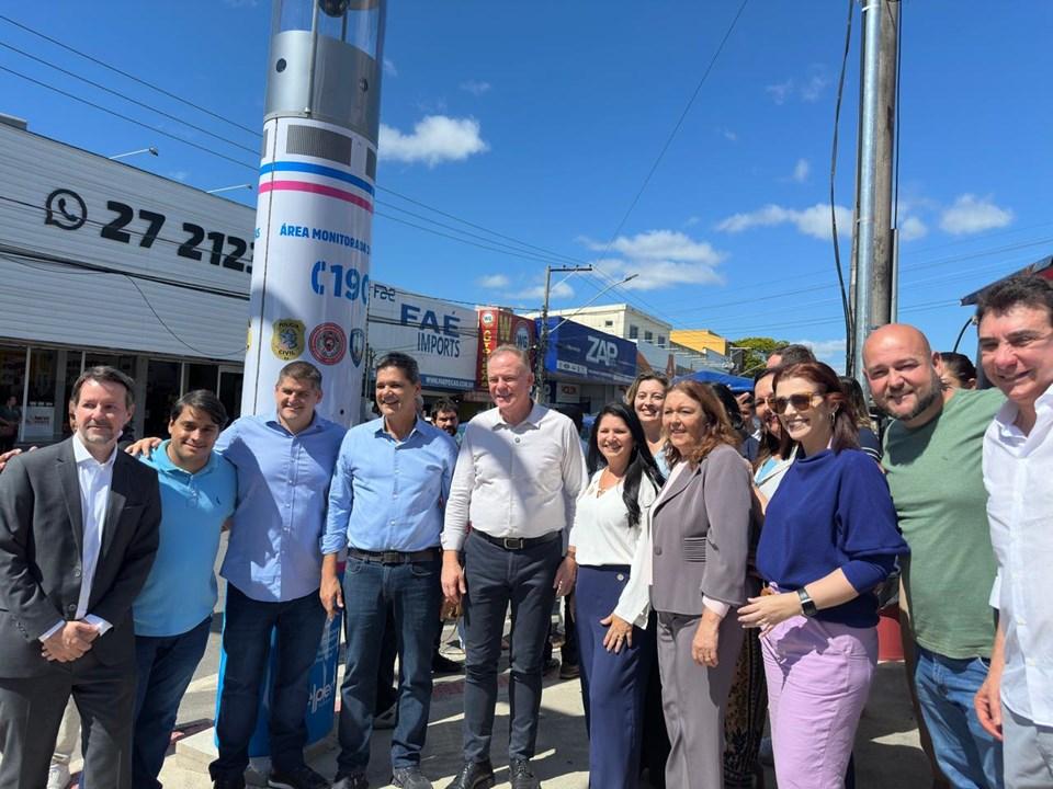 Governo do Estado inaugura novos totens de segurança na Serra