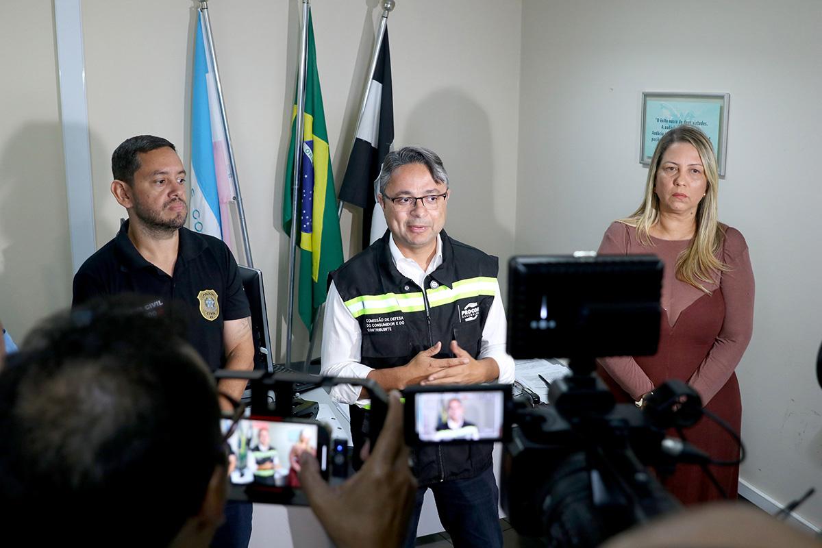 Operação “Fake Whey” retira quase 4 mil pacotes de biscoitos com rotulagem enganosa das prateleiras
