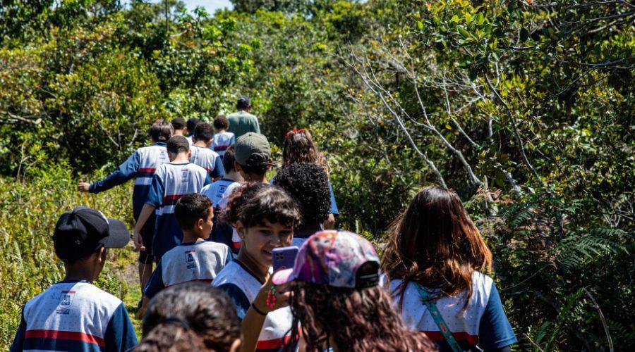 Parque de Jacarenema vira sala de aula ao ar livre para alunos de Vila Velha