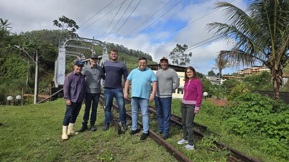 Passarela provisória será instalada sobre a ponte de ferro em Jaciguá