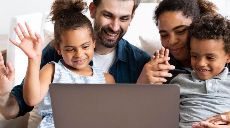 Projeto em Vila Velha debate como o uso de telas afeta a convivência nas famílias