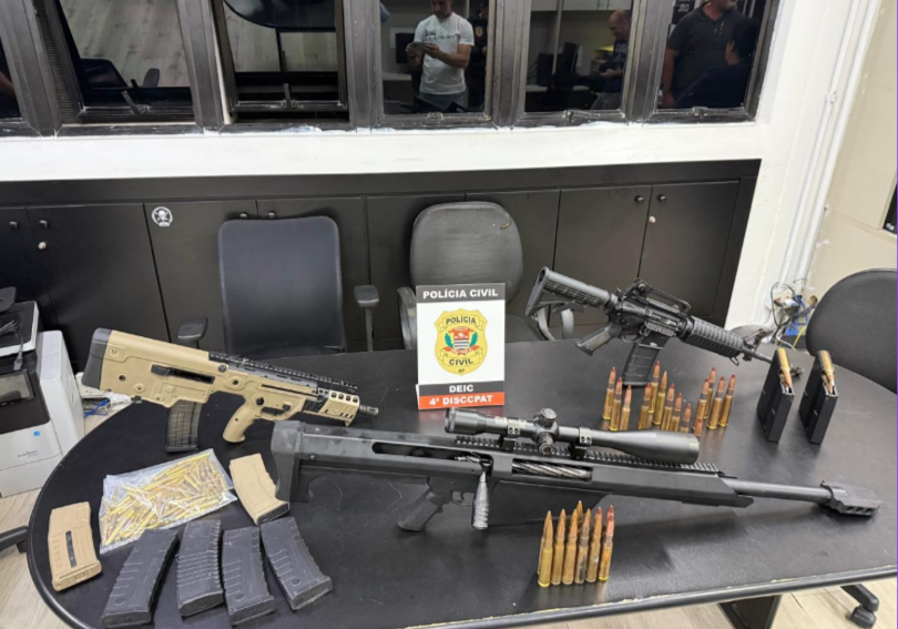 Casal preso em São Paulo usava fuzis e carros blindados em roubos a residências