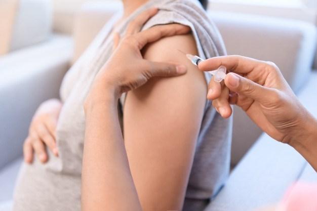 ES vai vacinar mais de 51 mil gestantes para proteger bebês contra vírus respiratório grave