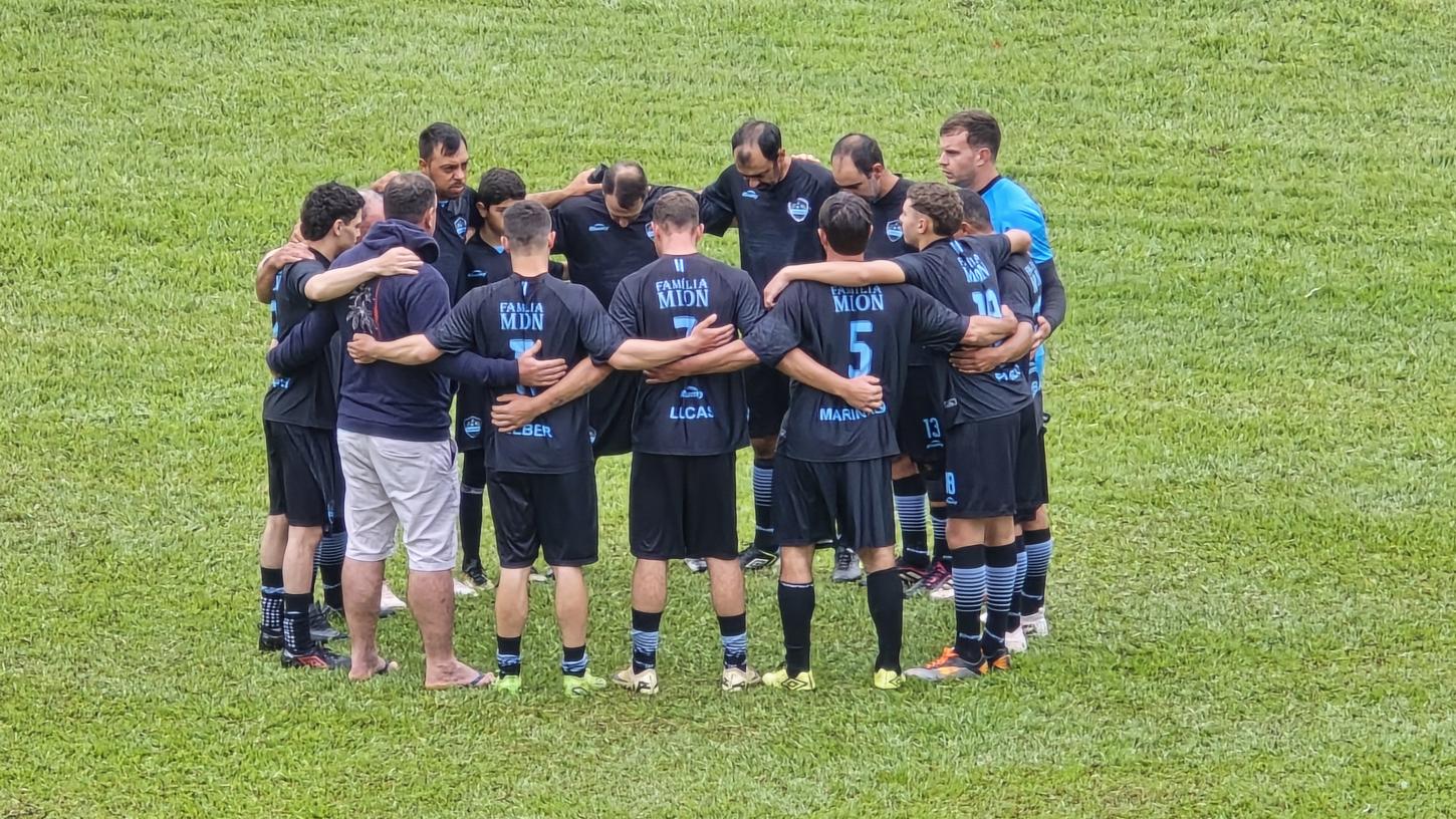 Futebol entre famílias e sorteio de R$ 20 mil movimentam Claros Dias